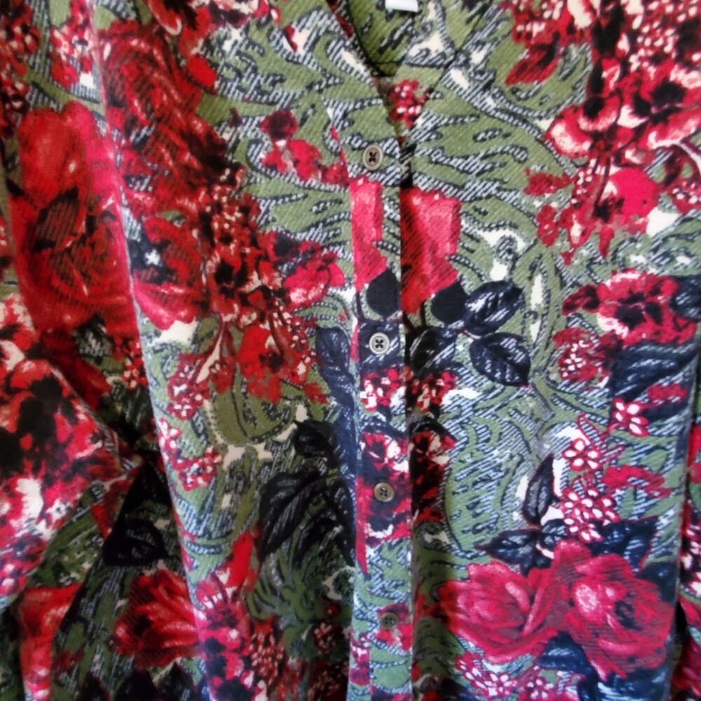 Denim & Co Womens XL Knit Button Top Red Green Floral Christmas Holiday Roses - Picture 4 of 12